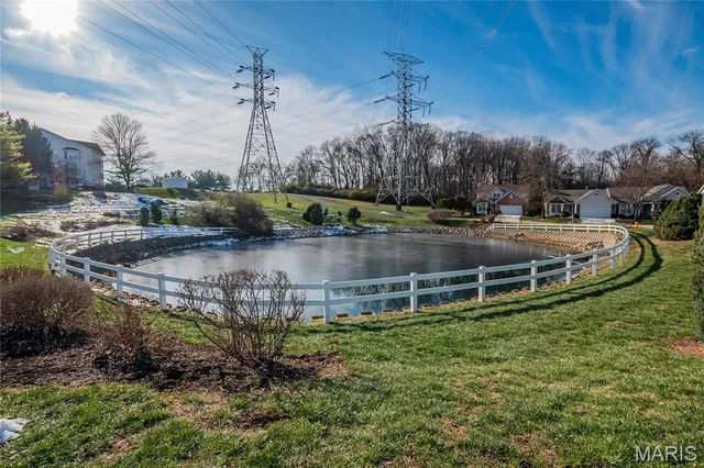 $185,000 | 1233 Woodland Point Drive, Unit H, St. Louis, MO 63146