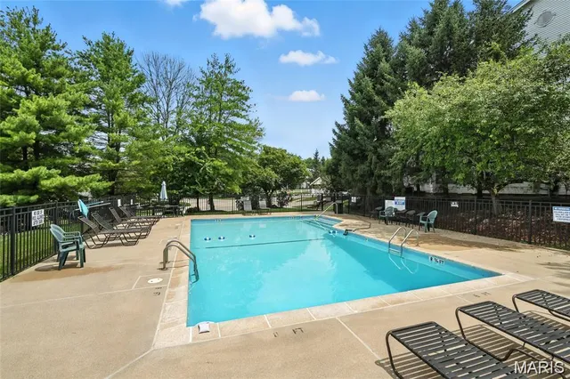 $185,000 | 1233 Woodland Point Drive, Unit H, St. Louis, MO 63146