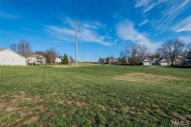 $185,000 | 1233 Woodland Point Drive, Unit H, St. Louis, MO 63146