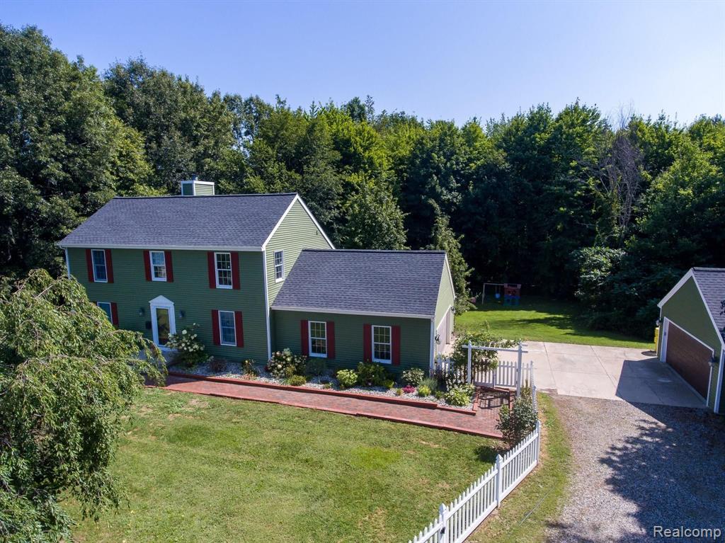 2627 Fisk Road Howell, MI 48843 - Photo 15 of 20