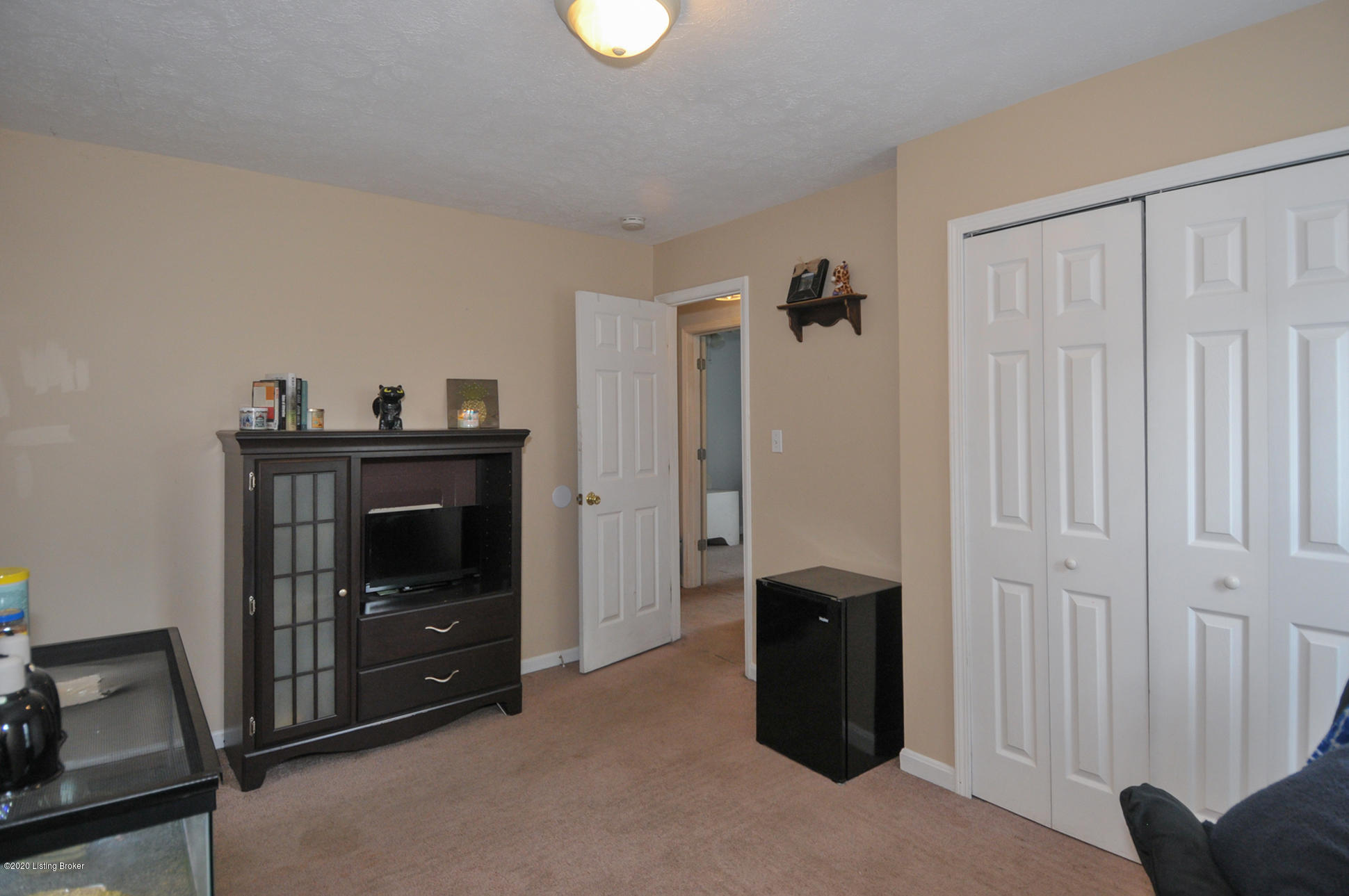 4616 Frel Road Louisville, KY 40272 - Photo 24 of 32 4616FrelRd-25