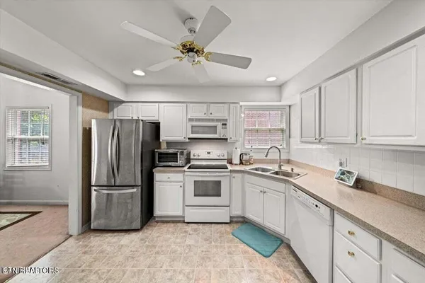 $2,100 | 422 Brookshire Way, Knoxville, TN 37923