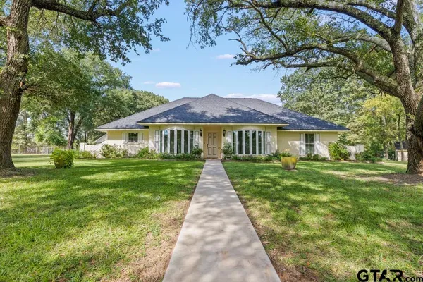 $475,000 | 503 Pinehill Road, Henderson, TX 75654