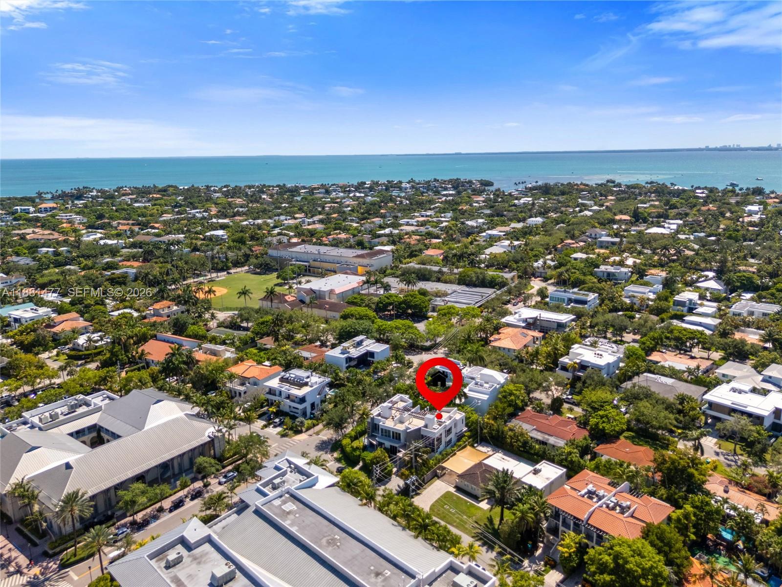 544 Fernwood Road, Unit 544 Key Biscayne, FL 33149 - Photo 34 of 35 an aerial view of residential houses with outdoor space