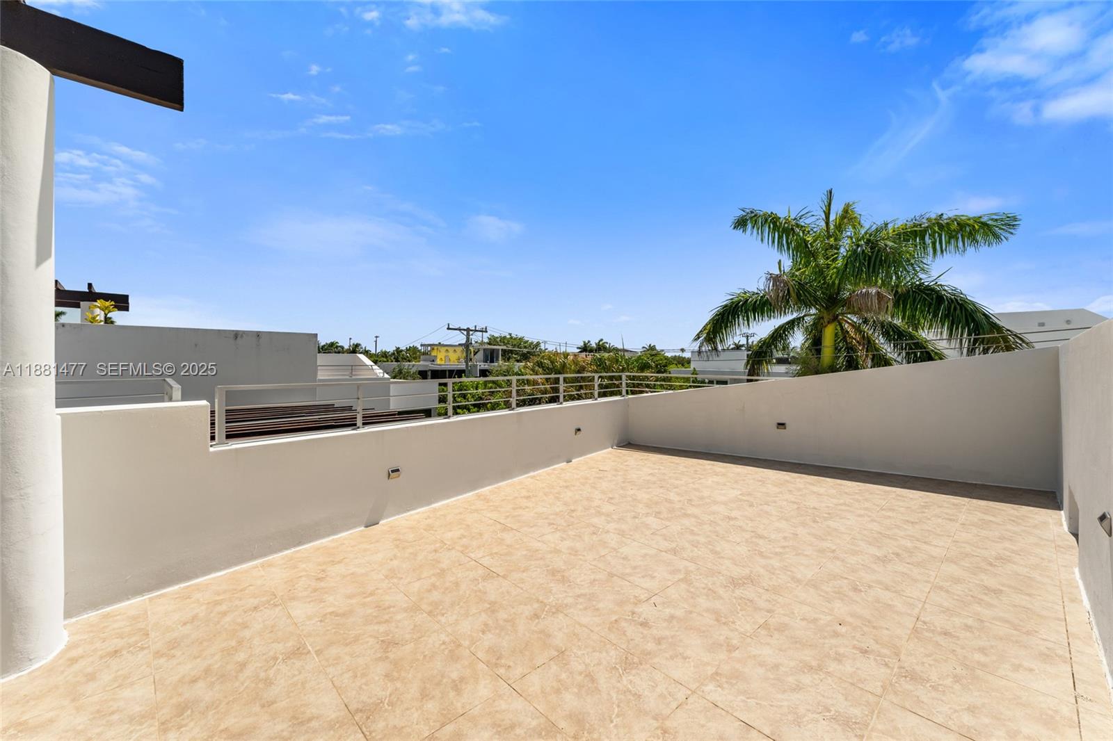 544 Fernwood Road, Unit 544 Key Biscayne, FL 33149 - Photo 36 of 42 a view of a terrace view
