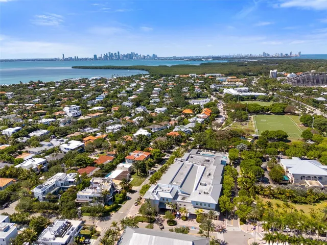 $3,000,000 | 544 Fernwood Road, Unit 544, Key Biscayne, FL 33149