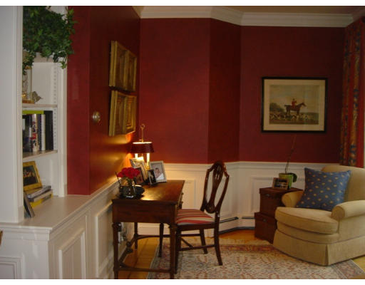 55 Cranmore Road Wellesley, MA 02481 - Photo 12 of 17 a view of a livingroom with furniture and a lamp