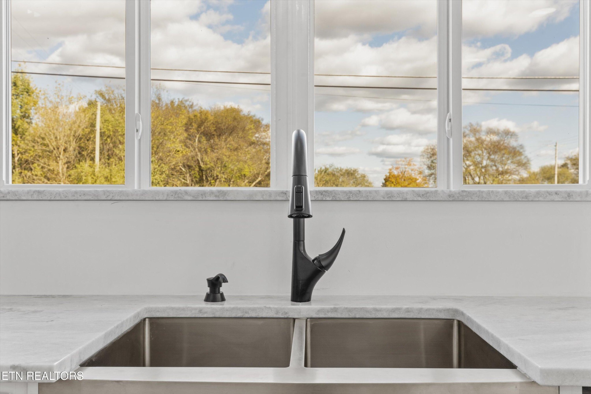 2399 Sweetwater Vonore Road Sweetwater, TN 37874 - Photo 4 of 26