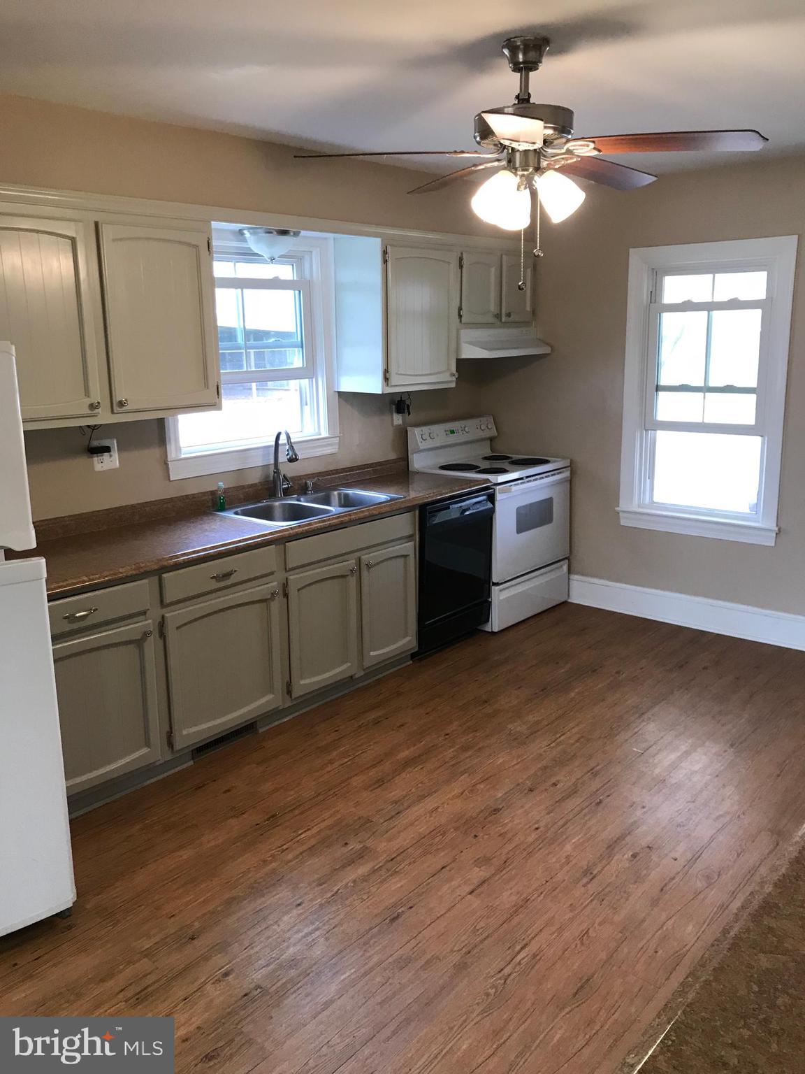 4014 Dumfries Road Catlett, VA 20119 - Photo 23 of 55 Kitchen