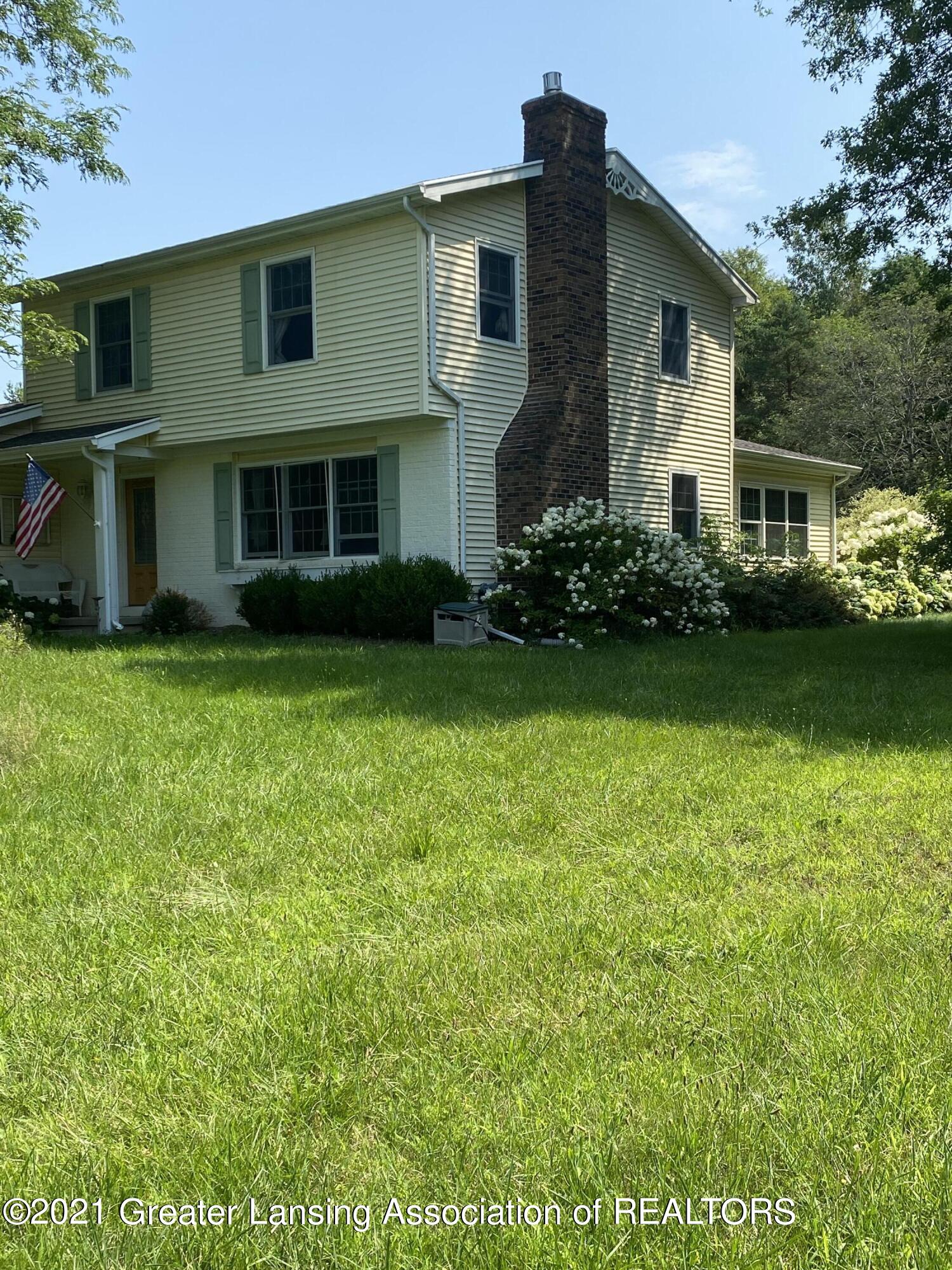 1671 South College Road Mason, MI 48854 - Photo 3 of 25 IMG_2918