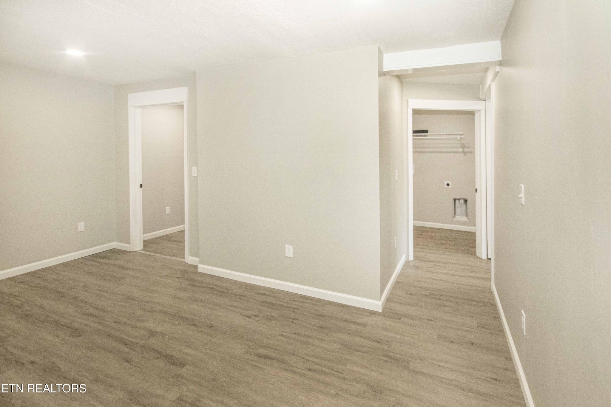 110 Delmar Circle Oak Ridge, TN 37830 - Photo 22 of 38 a view of an empty room and wooden floor