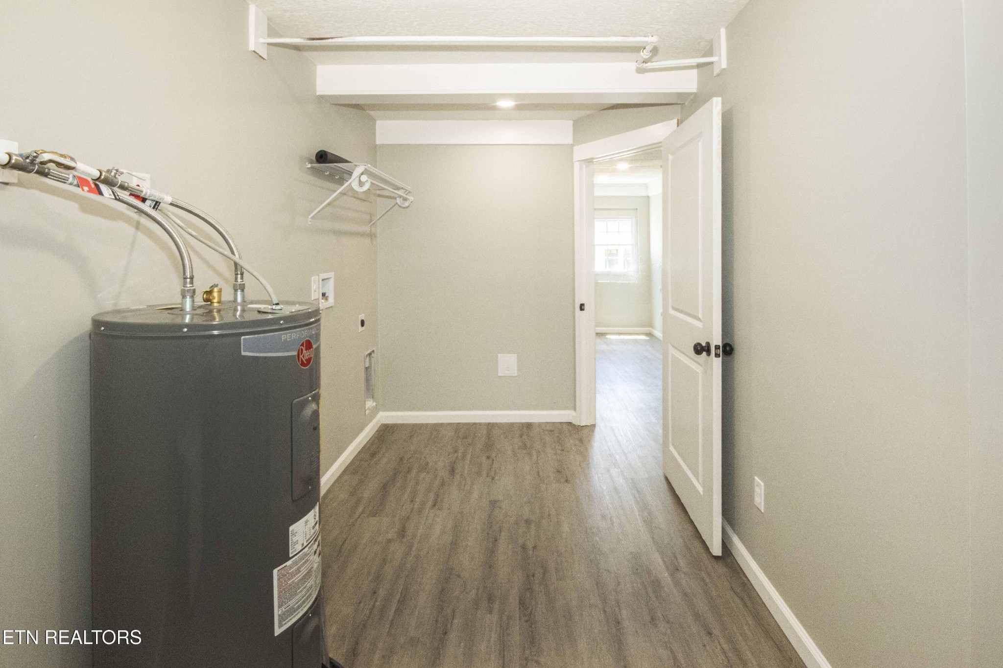 110 Delmar Circle Oak Ridge, TN 37830 - Photo 24 of 38 a view of a walk in closet