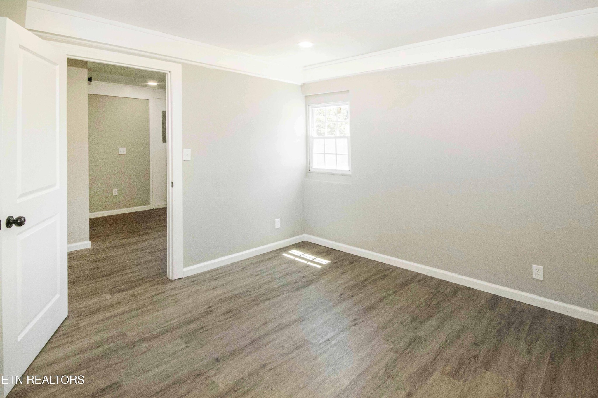 110 Delmar Circle Oak Ridge, TN 37830 - Photo 27 of 38 wooden floor in an empty room