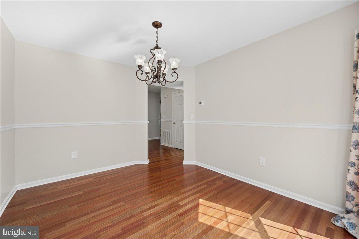 17225 General Custer Way Poolesville, MD 20837 - Photo 14 of 127 Gallery Image 14