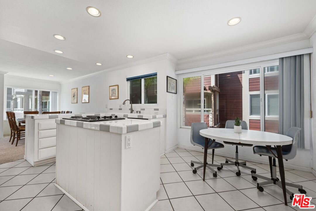 4200 Vía Dolce, Unit 230 Marina del Rey, CA 90292 - Photo 8 of 23