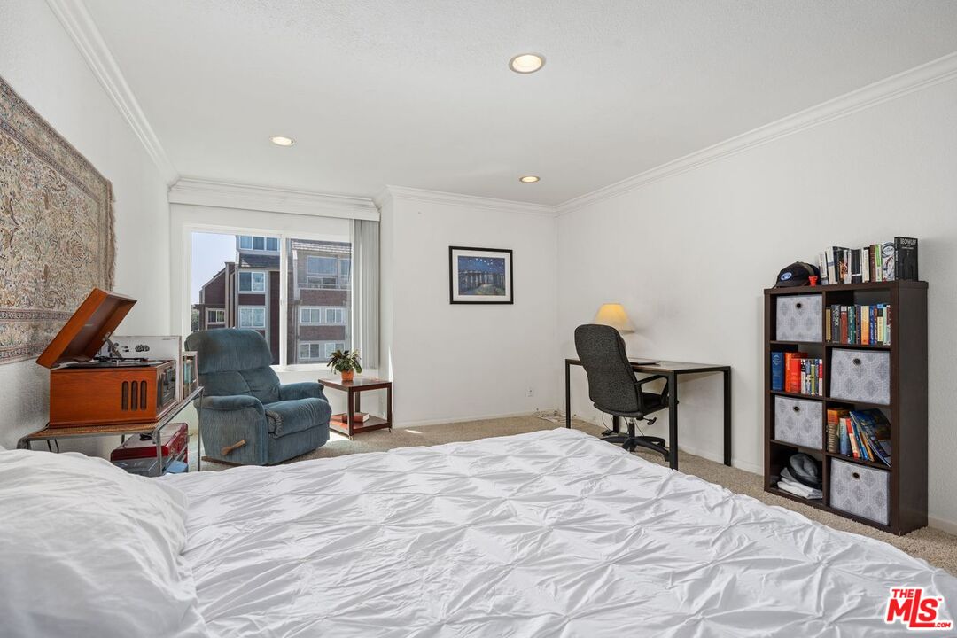 4200 Vía Dolce, Unit 230 Marina del Rey, CA 90292 - Photo 10 of 23