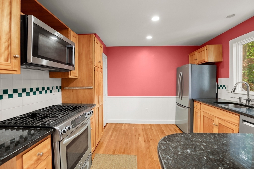 123 Cliff Road Milton, MA 02186 - Photo 17 of 35 Gallery Image 17