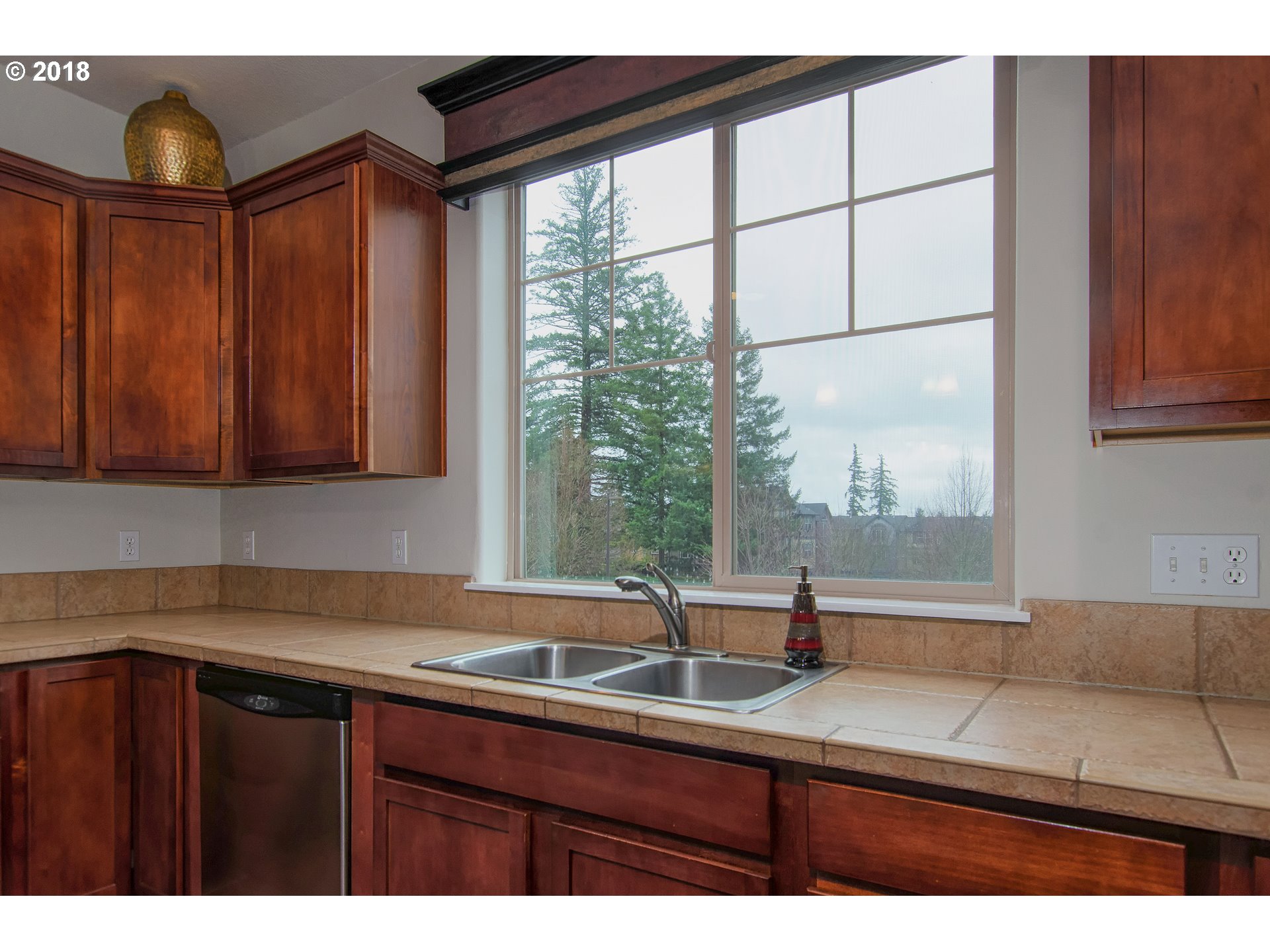 15500 Southwest Stone Ridge Circle Beaverton, OR 97007 - Photo 14 of 31 Kitchen