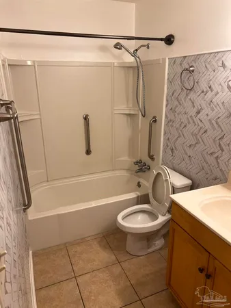 $1,100 | 3155 Patricia Drive, Unit B, Pensacola, FL 32526