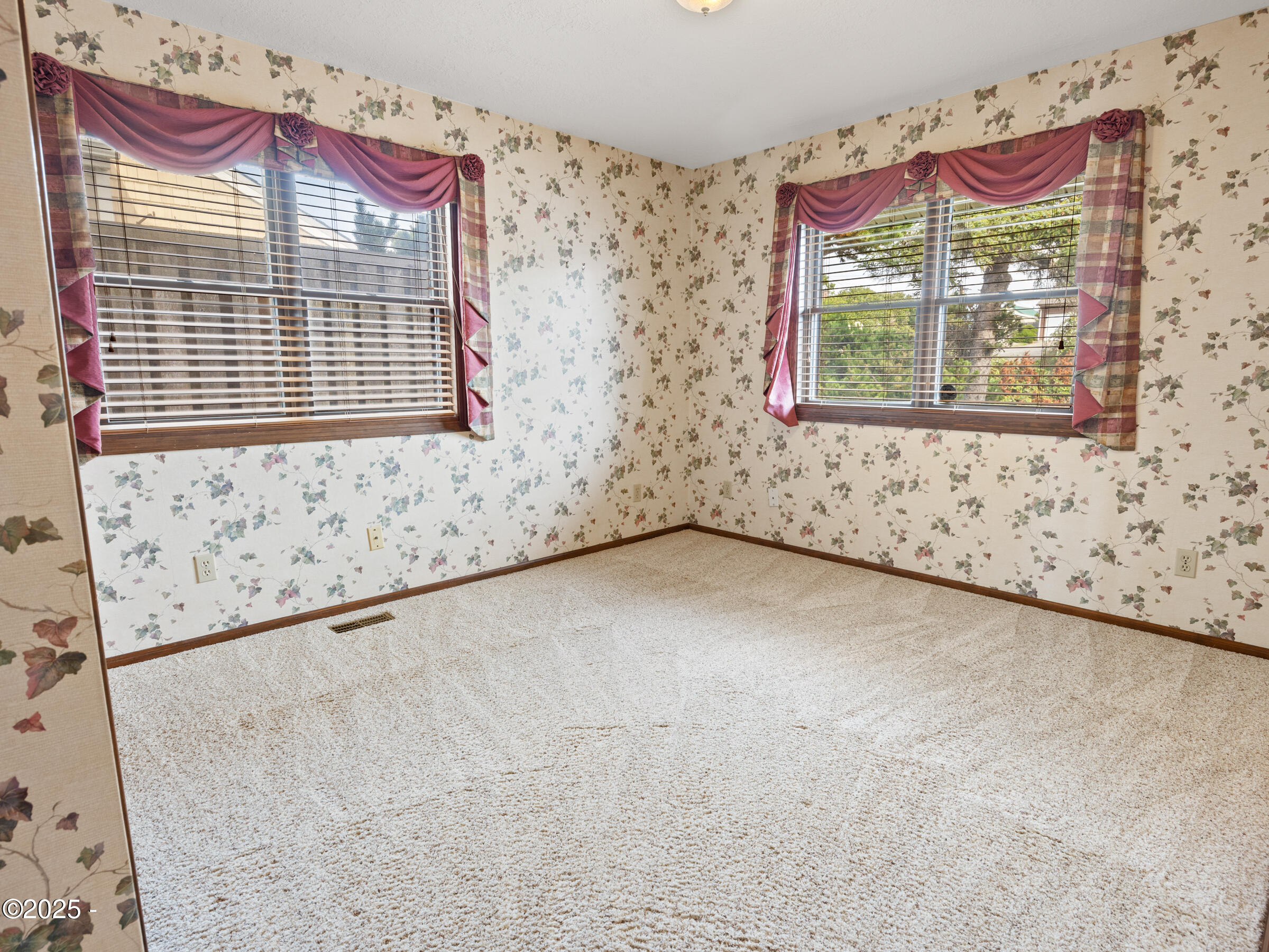 1016 Southwest Mark Street Newport, OR 97365 - Photo 46 of 70 Bedroom Main Level(1)
