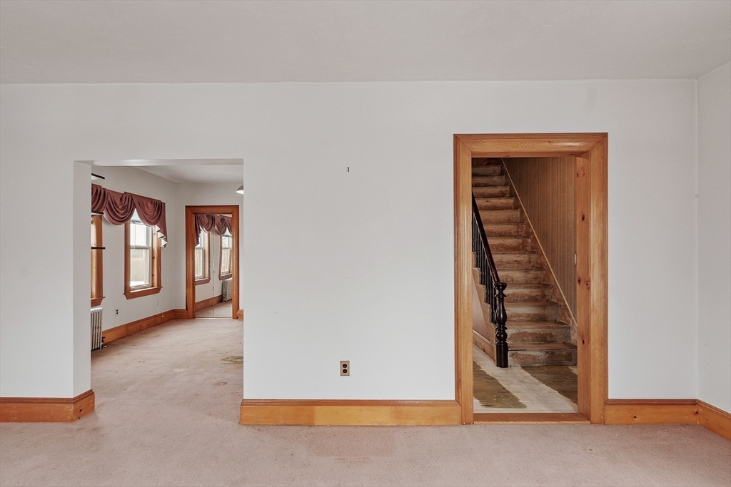 4 Winter Street Clinton, MA 01510 - Photo 13 of 33