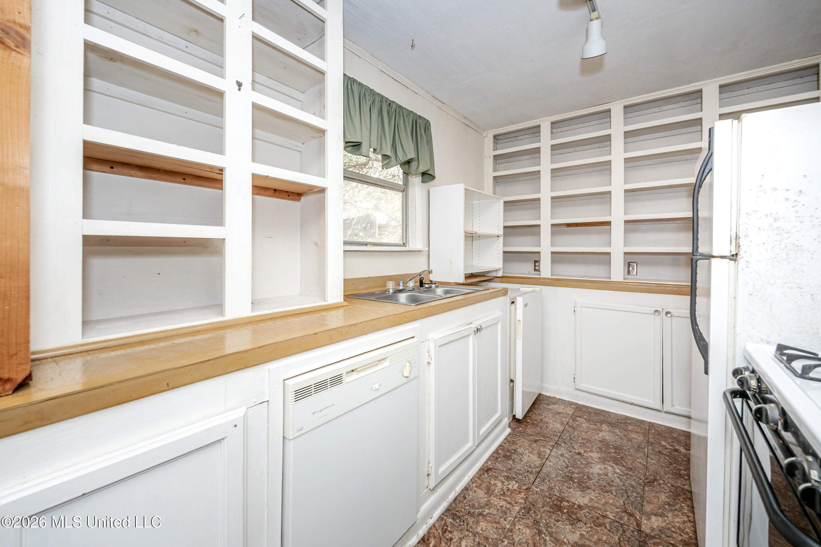 14804 Parker Road Biloxi, MS 39532 - Photo 21 of 52 IMG_1137