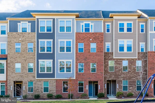 $2,950 | 24742 Monk Meadows Terrace, Sterling, VA 20166