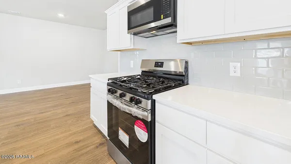 $302,500 | 206 Cypress Falls, Broussard, LA 70518