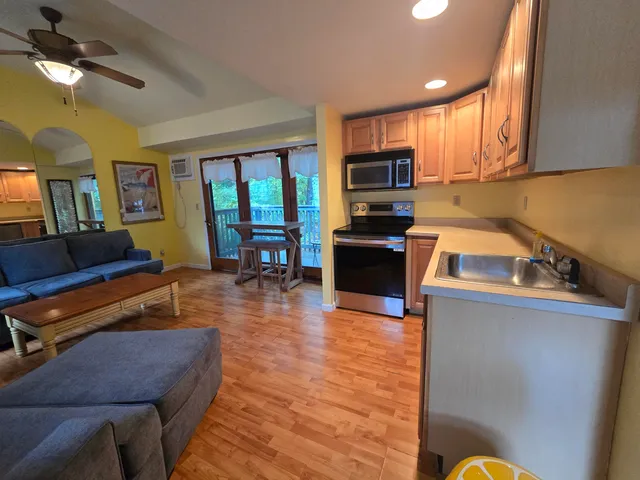 $279,000 | 292 Route 28, Unit 7, Harwich Port, MA 02646