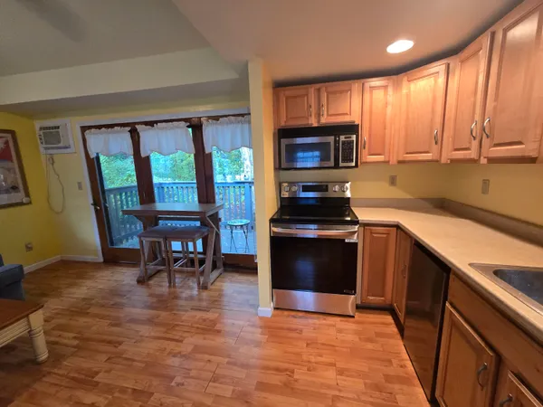 $279,000 | 292 Route 28, Unit 7, Harwich Port, MA 02646