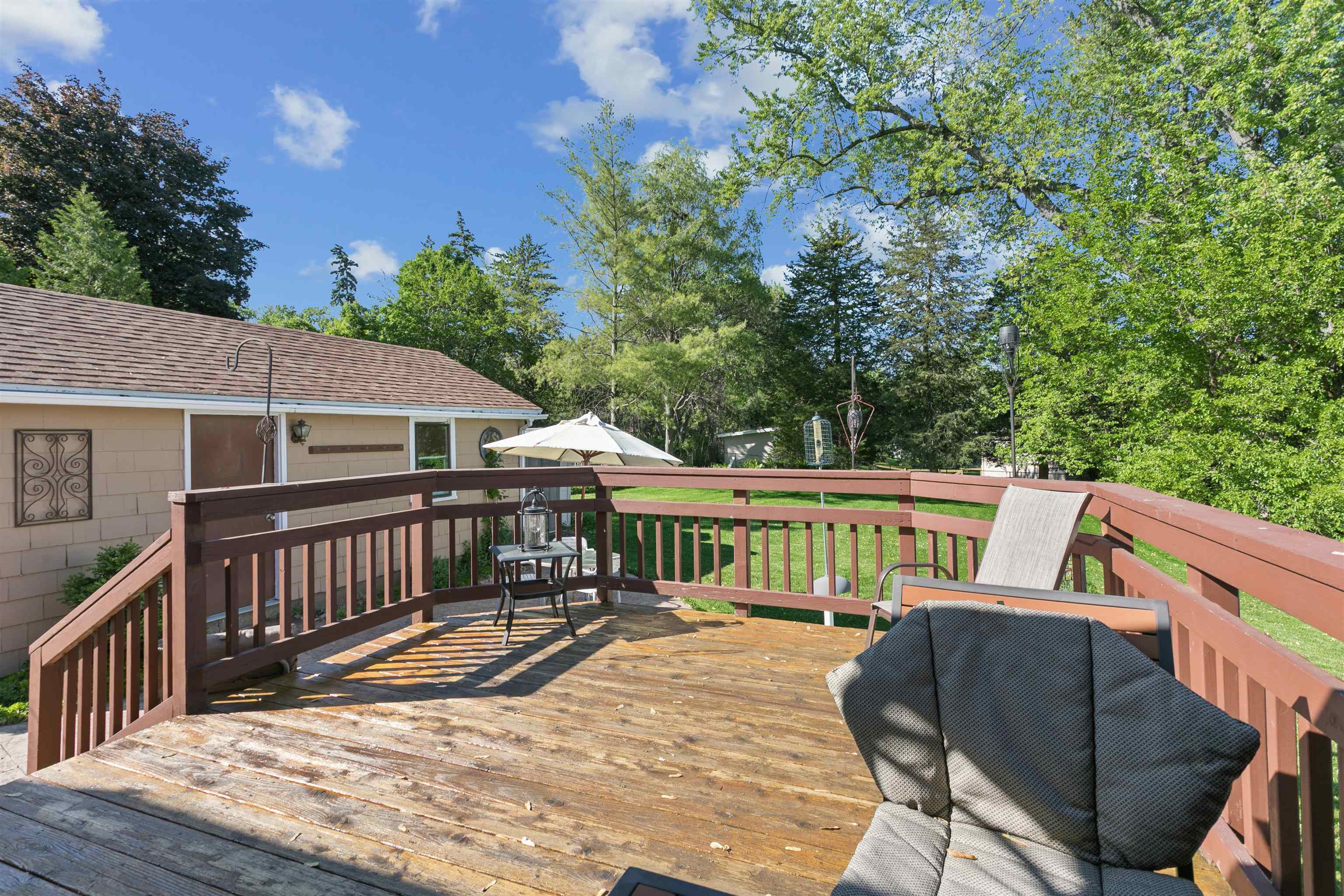 323 East Mission Road Green Bay, WI 54301 - Photo 7 of 20