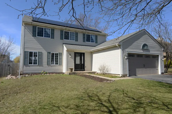 $439,900 | 460 Danbury Drive, Carol Stream, IL 60188