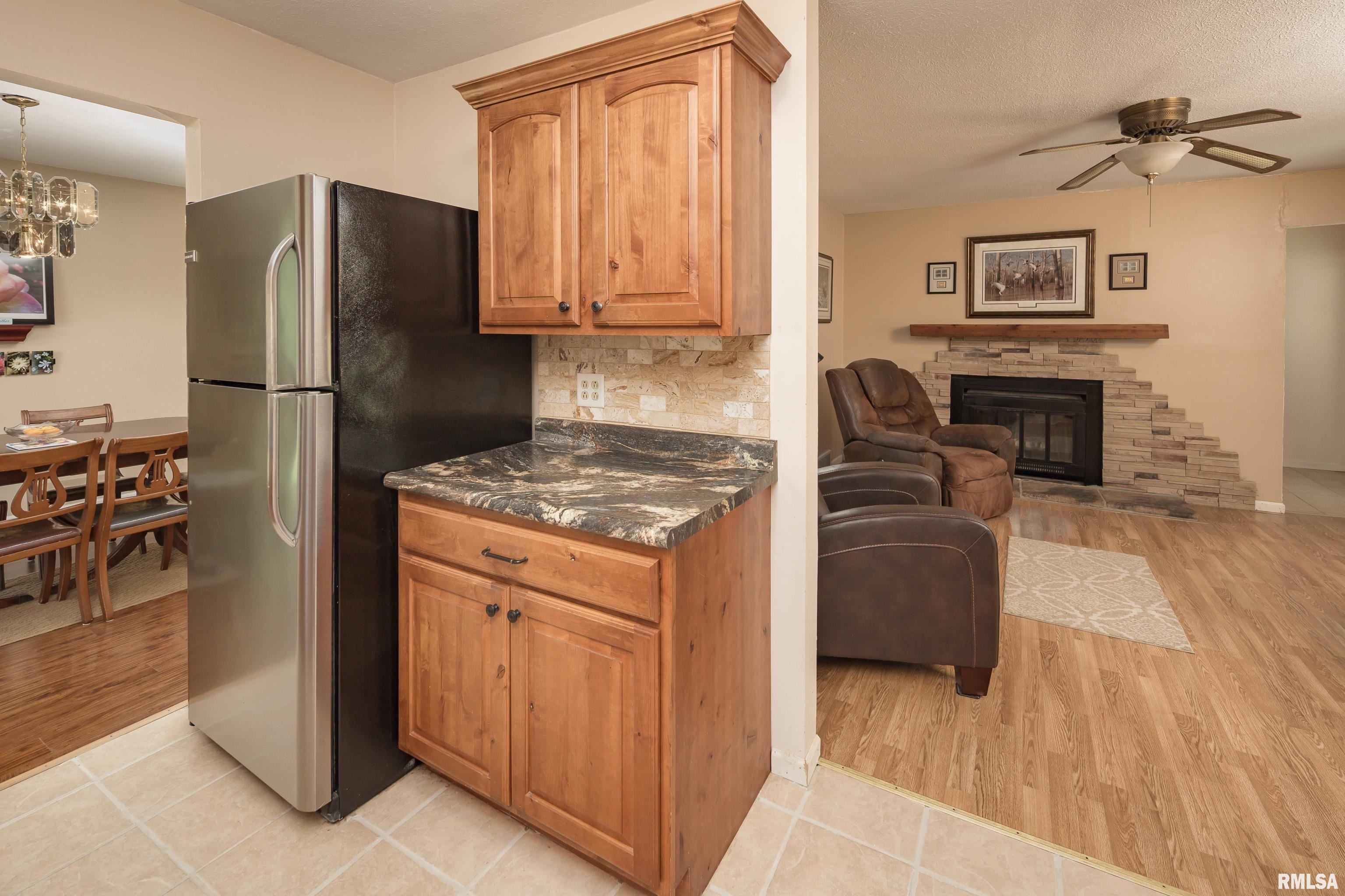 9711 106th Avenue West Taylor Ridge, IL 61284 - Photo 13 of 41 Gallery Image 13