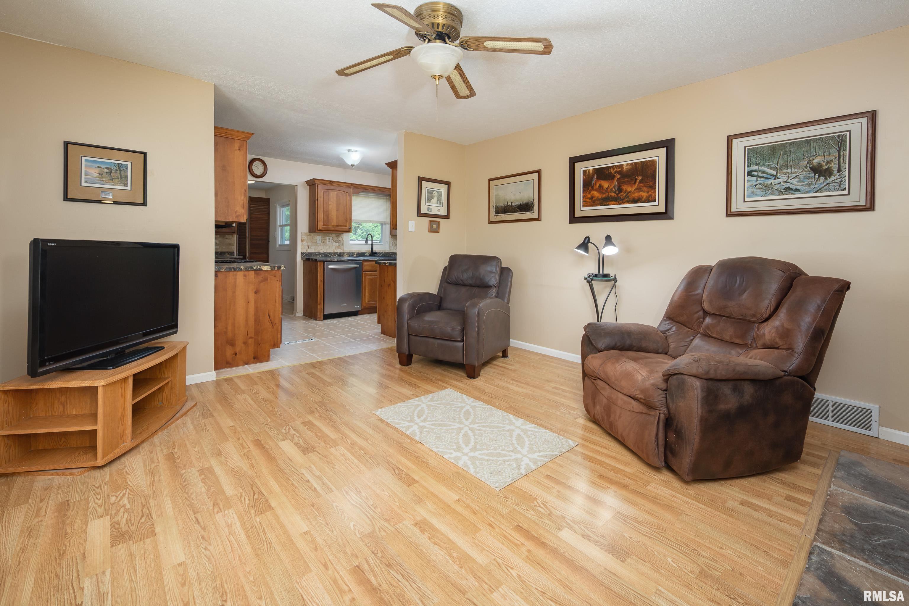 9711 106th Avenue West Taylor Ridge, IL 61284 - Photo 15 of 41 Gallery Image 15
