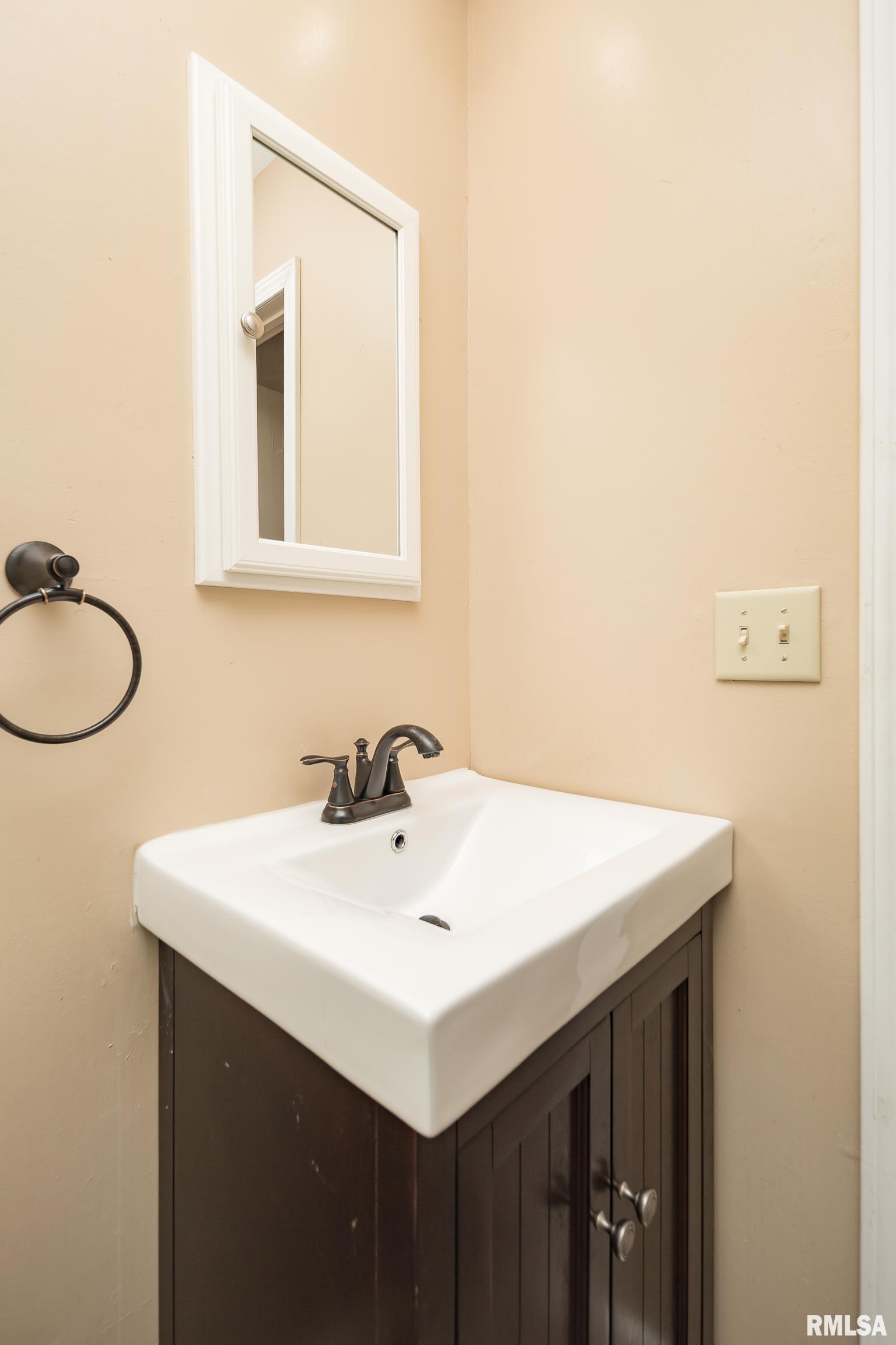 9711 106th Avenue West Taylor Ridge, IL 61284 - Photo 21 of 41 Gallery Image 21