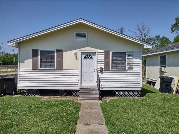 $1,200 | 118 Yorke Street, Unit A, Belle Chasse, LA 70037