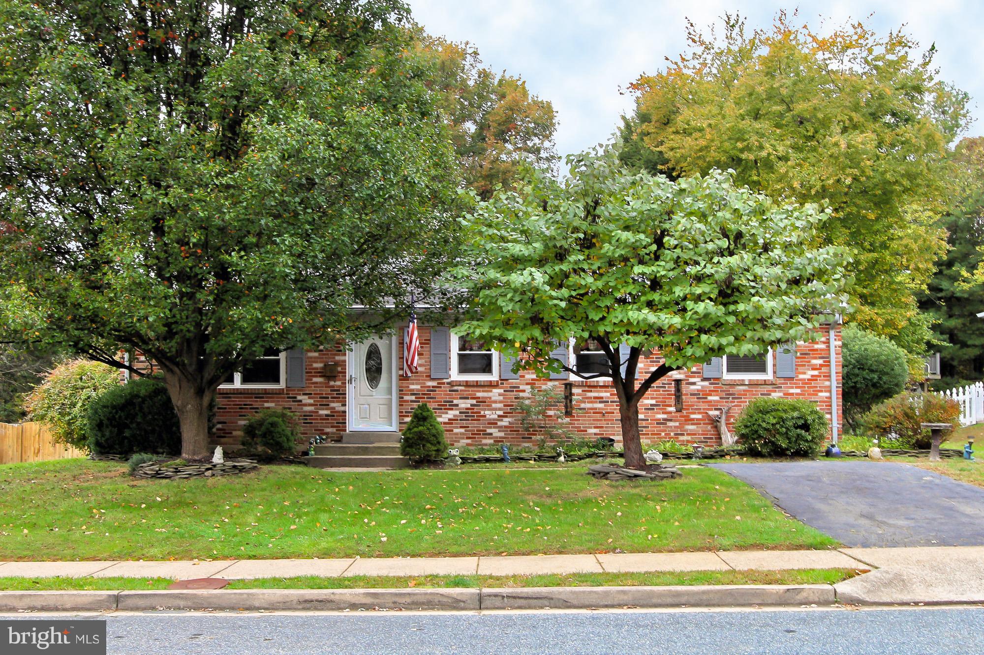 14518 Fullerton Road Woodbridge, VA 22193 - Photo 1 of 30 Exterior (Front)