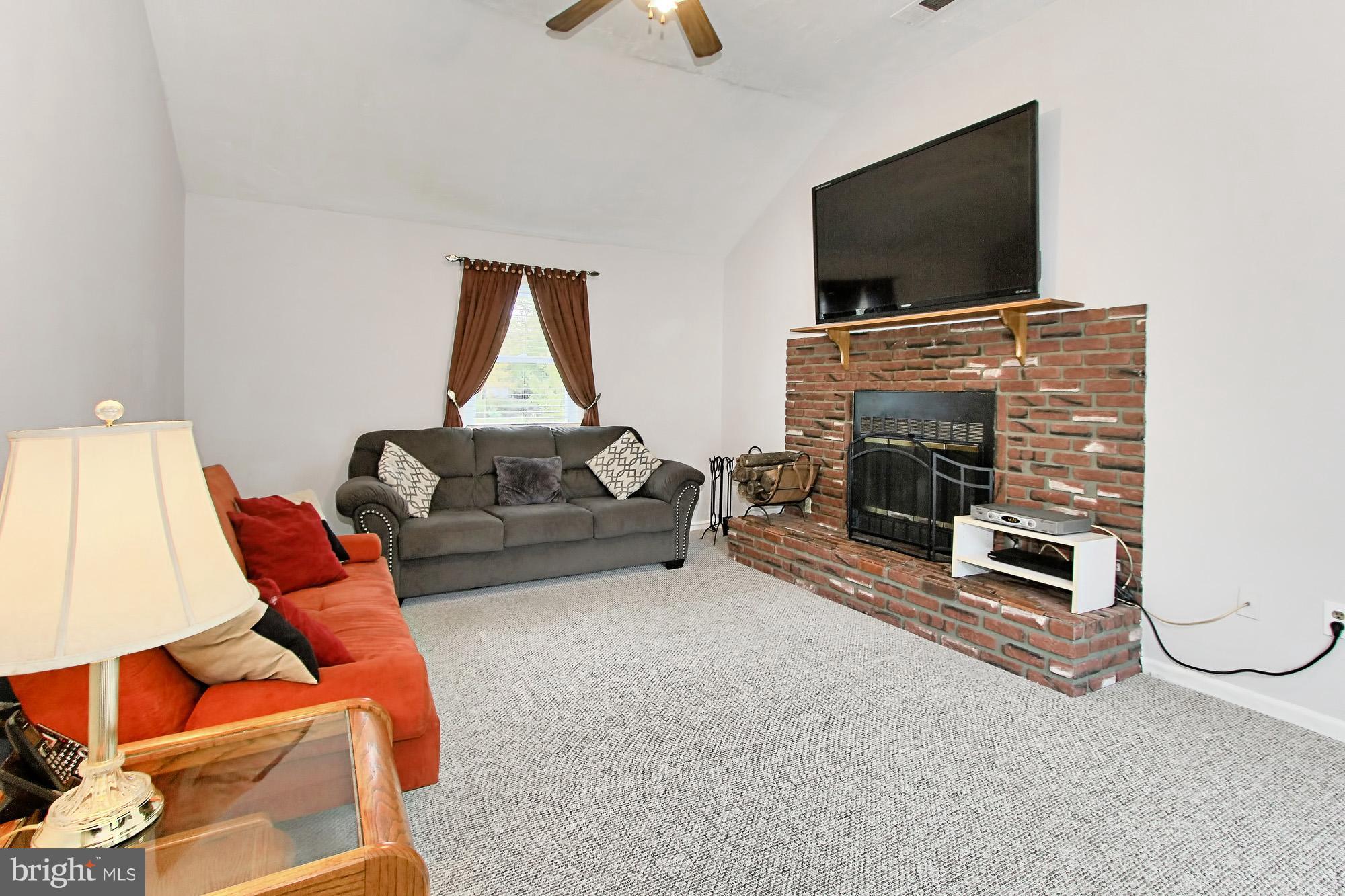 14518 Fullerton Road Woodbridge, VA 22193 - Photo 14 of 30 Woodburning fireplace