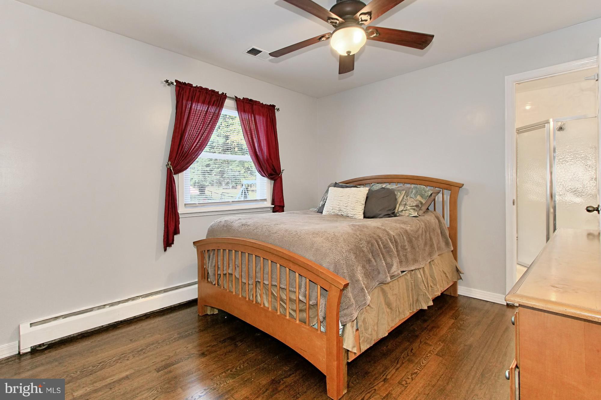 14518 Fullerton Road Woodbridge, VA 22193 - Photo 16 of 30 Bedroom (Master)