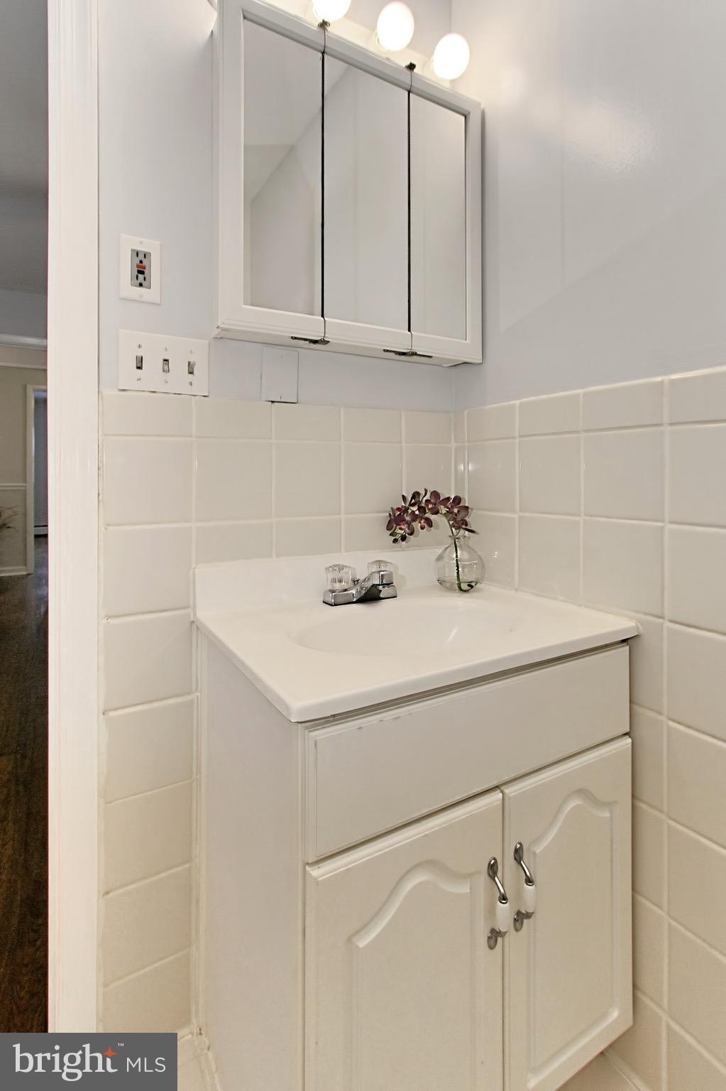 14518 Fullerton Road Woodbridge, VA 22193 - Photo 18 of 30 Bath (Master)