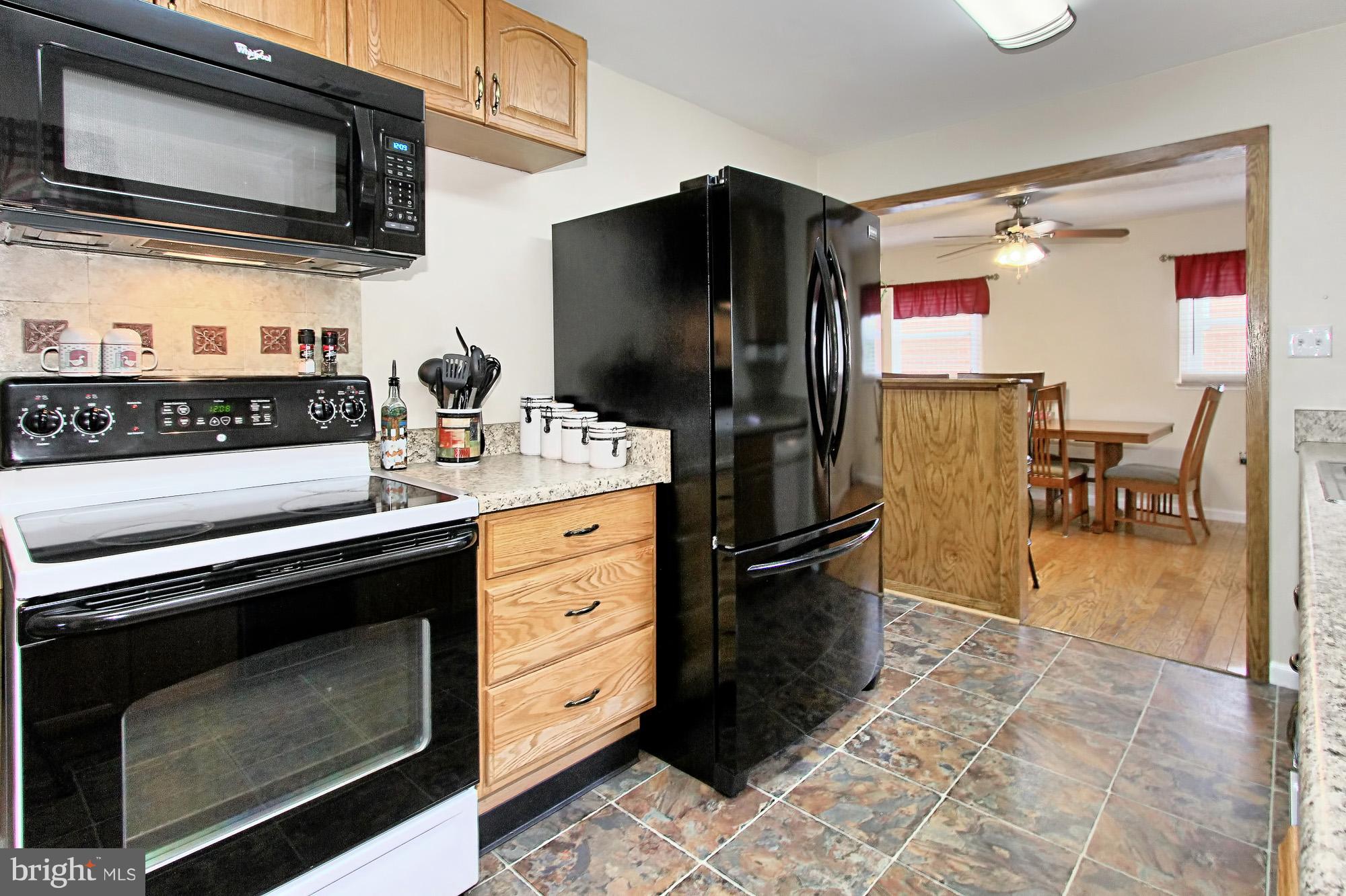 14518 Fullerton Road Woodbridge, VA 22193 - Photo 10 of 30 Kitchen