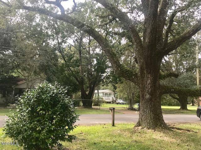 3733 Roberts Road Moss Point, MS 39562 - Photo 2 of 25 IMG_2457
