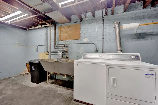 $330,000 | 9304 South Utica Avenue, Evergreen Park, IL 60805