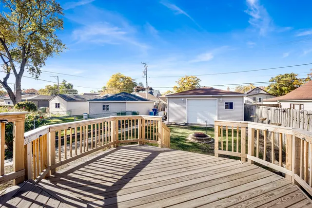 $320,000 | 9304 South Utica Avenue, Evergreen Park, IL 60805