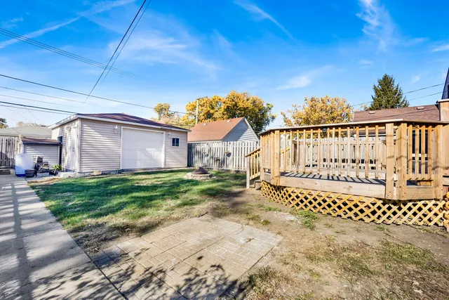 $320,000 | 9304 South Utica Avenue, Evergreen Park, IL 60805