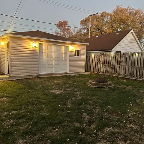 $320,000 | 9304 South Utica Avenue, Evergreen Park, IL 60805