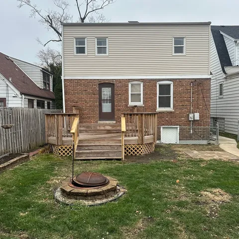 $320,000 | 9304 South Utica Avenue, Evergreen Park, IL 60805