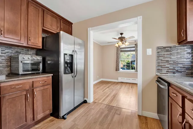 $330,000 | 9304 South Utica Avenue, Evergreen Park, IL 60805