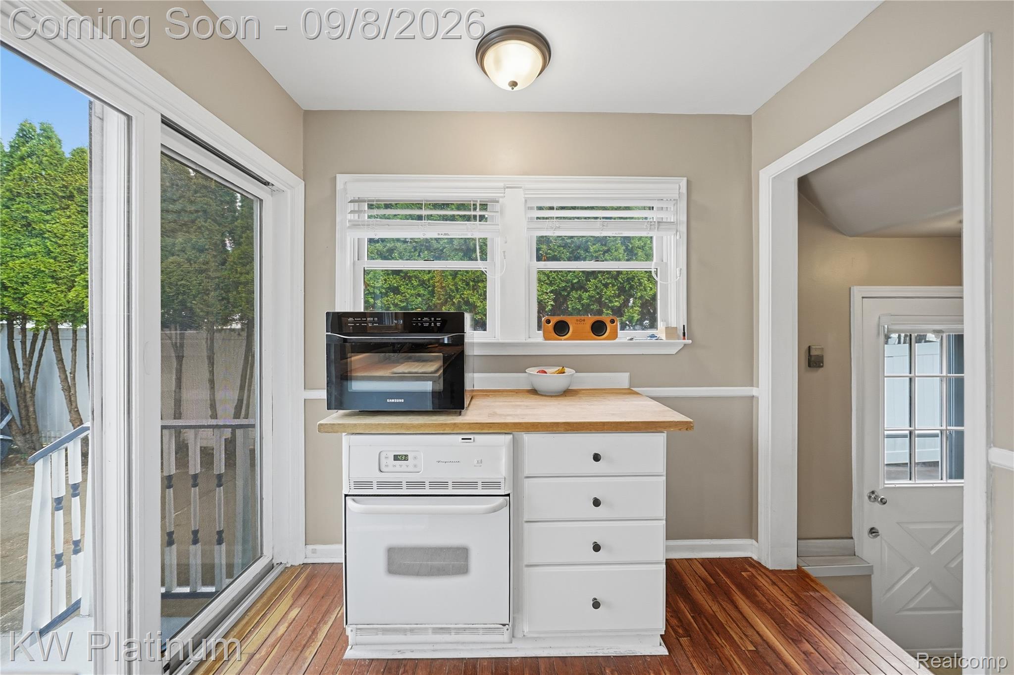 116 South Custer Avenue Clawson, MI 48017 - Photo 12 of 37 12-print-008_DSC00621.jpg