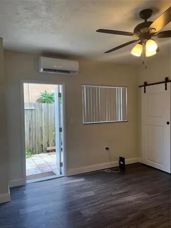 $1,200 | 2721 North 72nd Terrace, Unit STUDIO, Hollywood, FL 33024